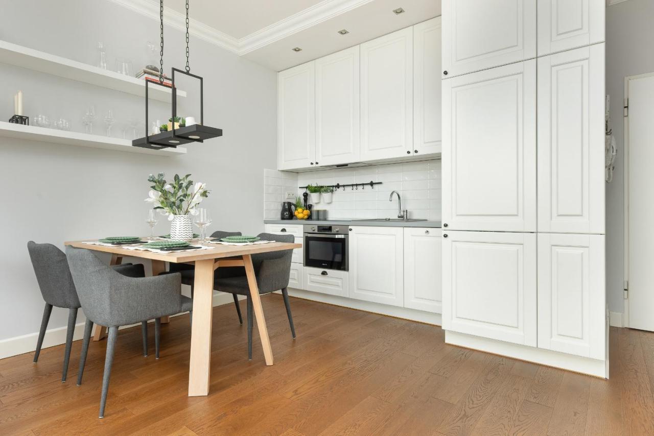 Cozy Apartment Gieysztora Wilanow By Noclegi Renters Warsaw Luaran gambar