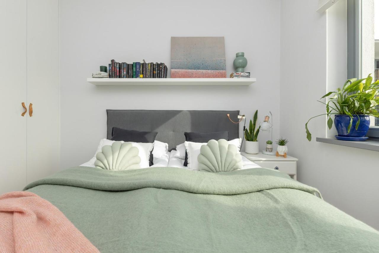 Cozy Apartment Gieysztora Wilanow By Noclegi Renters Warsaw Luaran gambar
